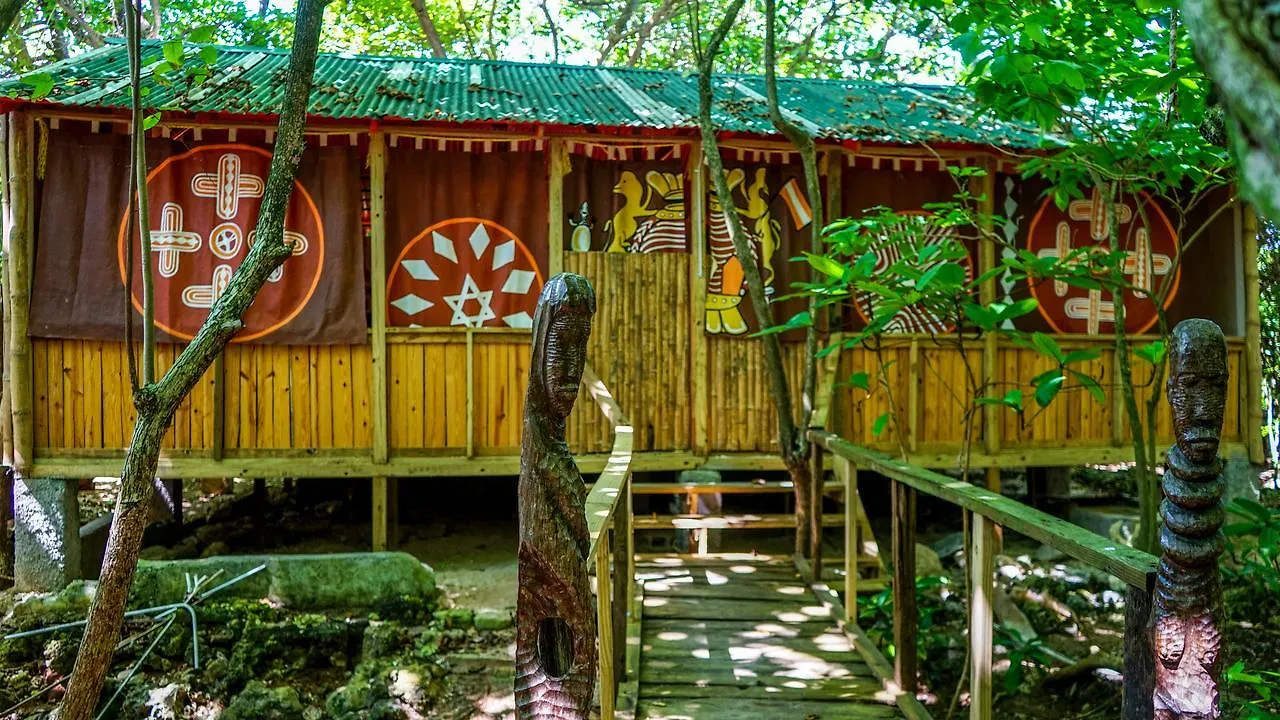 Great Huts Villa Boston Bay